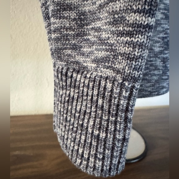 LULULEMON Boxy Cotton-Blend Sweater - Heathered Blue
Women's Small - Picture 5 of 16